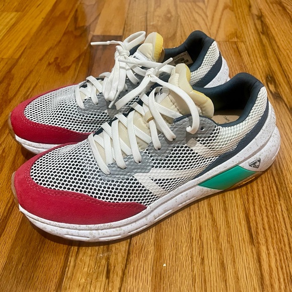 BRANDBLACK LOS ANGELES Spector 2.0 Red and White Sneakers! - Picture 1 of 7